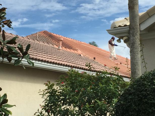 Low pressure roof cleaning jupiter florida